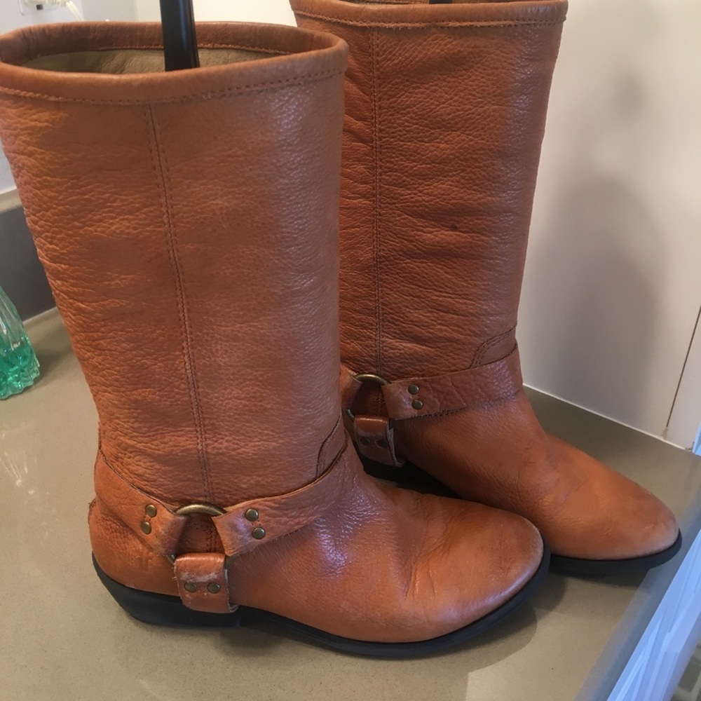 Frye used boots